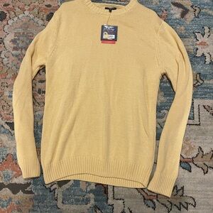 Kohl's Yellow Crewneck Sweater Classic Knit Design
